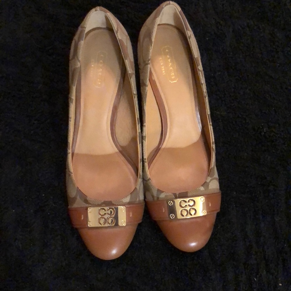 Stunning Coach pumps